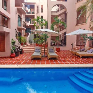 acanto-boutique-hotel-and-condominiums.allrivieramayahotels.com/