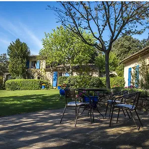 https://la-ferme-saint-marc-jaumegarde.fr-provencehotel.com